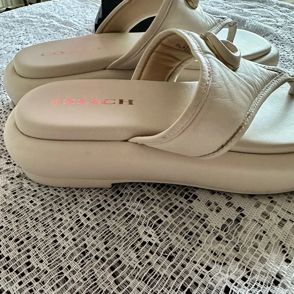 Coach - Picture 2 of 5